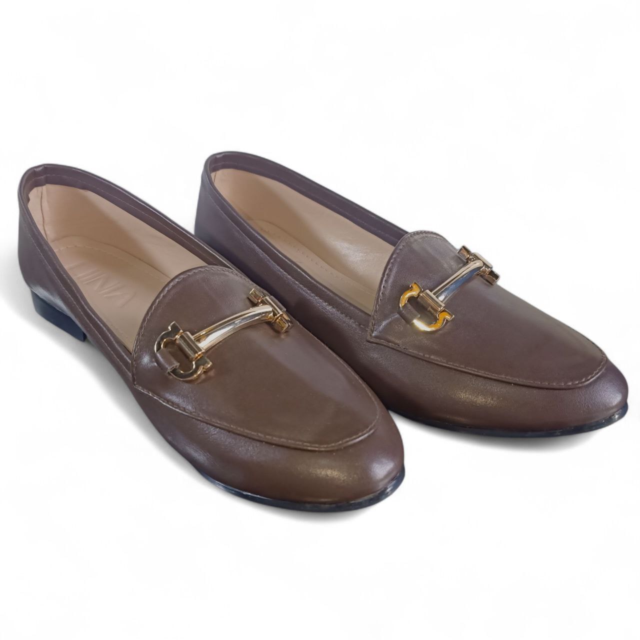 The Everyday Icon | Basic Leather Loafer WITH CHAIN ACCENT-Brown